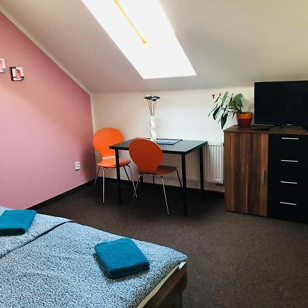 Cyklonocleh Apartman Veselí nad Moravou Kültér fotó