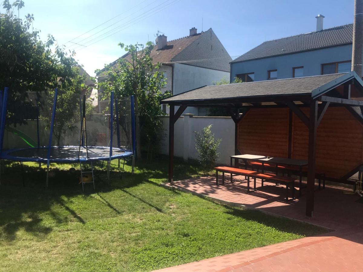 Cyklonocleh Apartman Veselí nad Moravou Kültér fotó